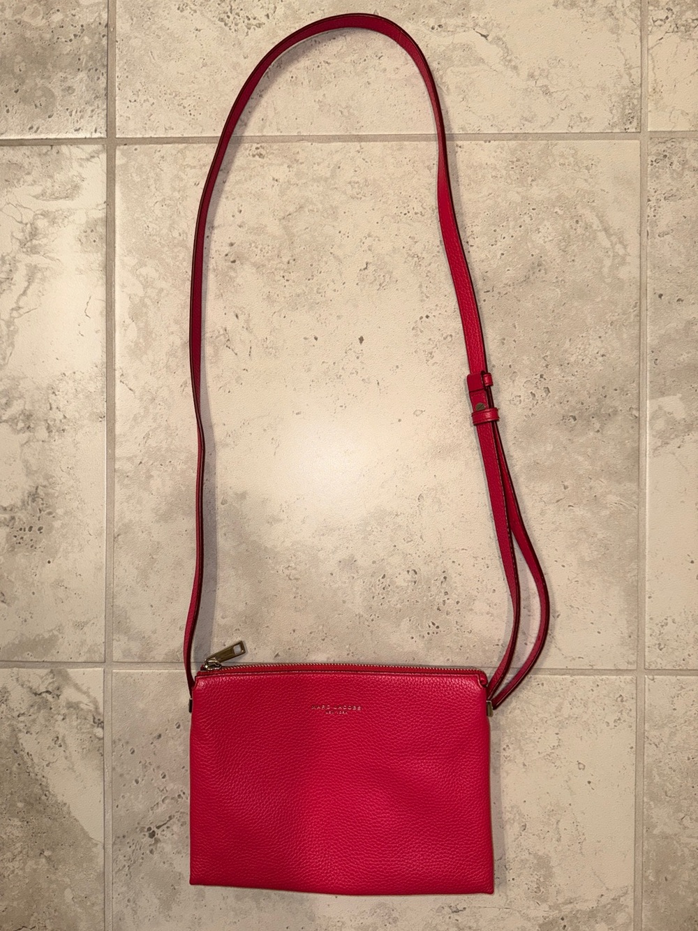 Marc Jacobs New York Fuchsia Pink Crossbody Bag Zip Top Adjustable Strap Purse